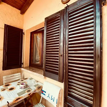Casa Al Vittoriale Degli Italiani Di Gabriele D' Annunzio - *
